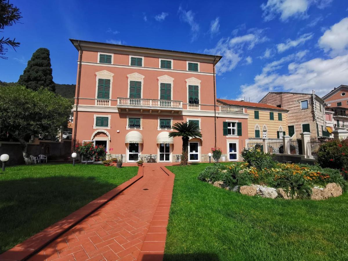 Albergo Mp Noli Luaran gambar